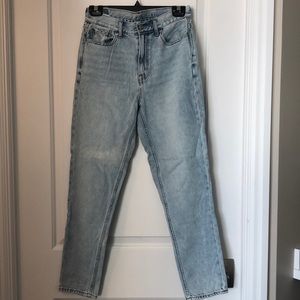 American Eagle Mom Jeans